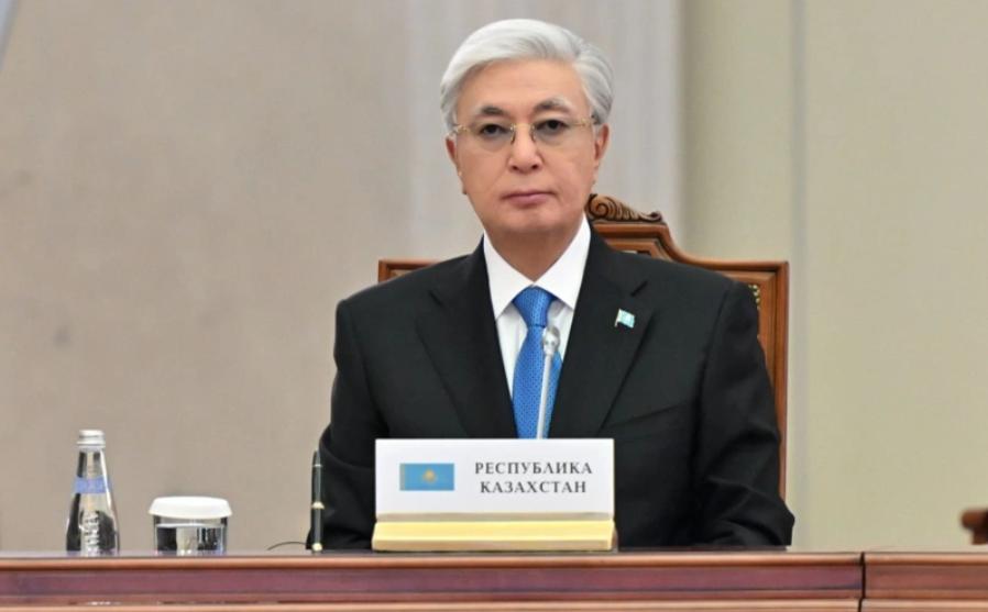 哈萨克斯坦一点面子也没给俄罗斯，普大帝脸都黑了！可以说，哈萨克斯坦已经不愿意