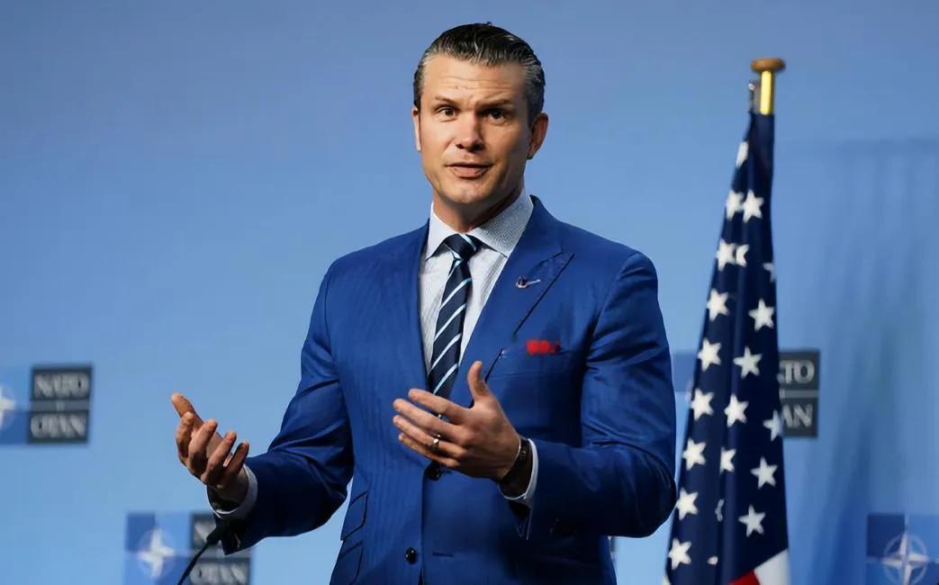 【热点评述】美防长宣布美国国防工业进入战时状态，这意味着什么？11月9日凌晨，