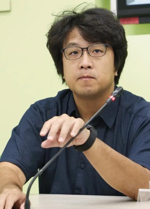 台独顽固分子沈伯洋窜美，居然见到了美众议长迈克·约翰逊，这个规格，大大超越了郑丽