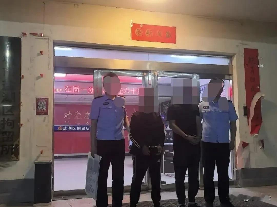 家人们！谁懂啊！有人想靠棋牌室日入过千，结果进去踩缝纫机了！还有人想靠打烟机一夜