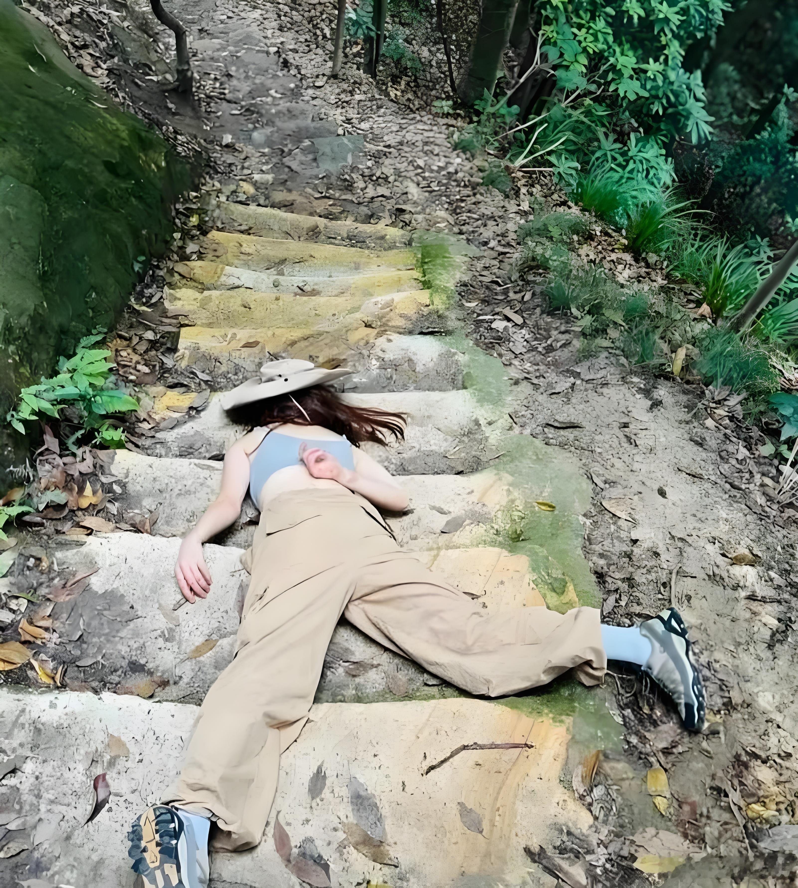 深圳爬山，摔跤的糗事现场。