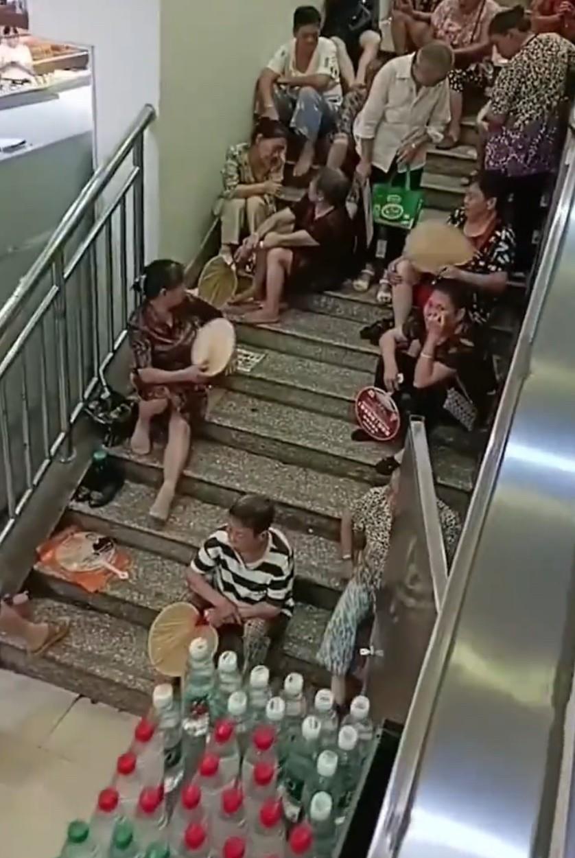 请不走，不敢赶，又当如何是好？