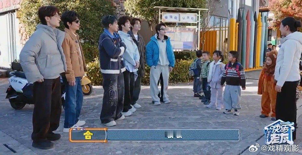 厚米之家隔壁幼儿园叫画画的小姑娘和0713兄弟团之前就之前肯定就很熟悉，刚见面陈