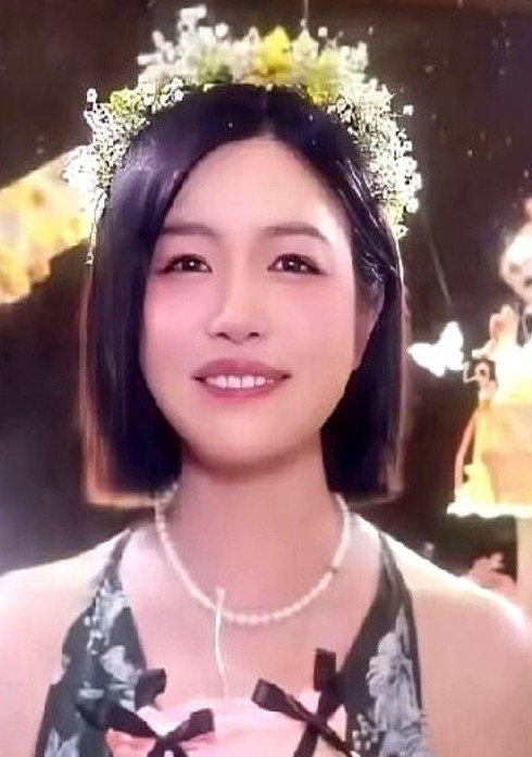 突然有点懂陈晓了。陈妍希哪哪都很好，但是有一个缺点是要不得的，那就是陈妍希这个