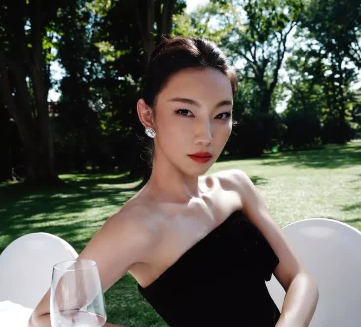 该说不说，就算那尔那茜以后还能在圈里混，她也不会混得很好了，因为她这次真的得