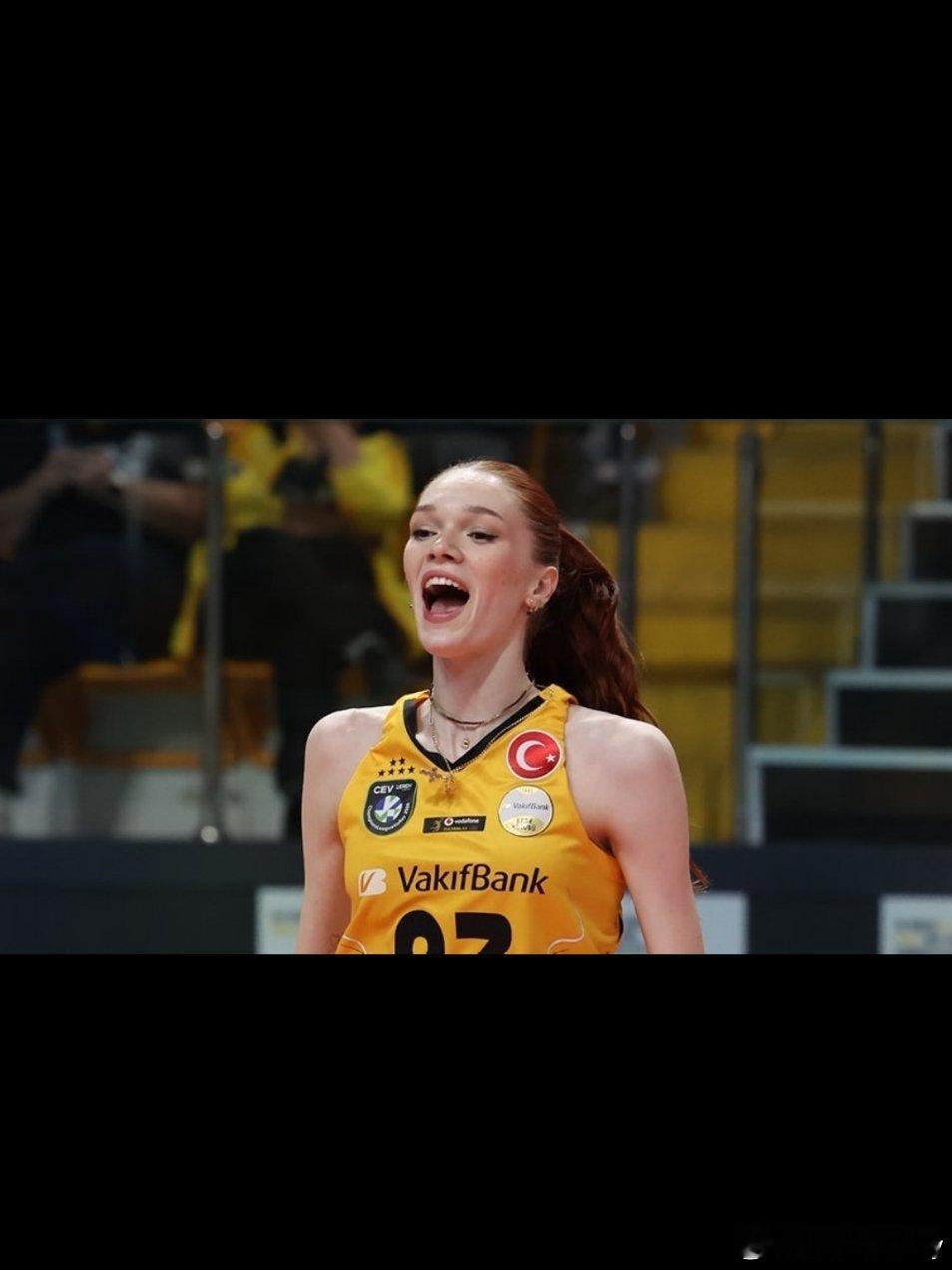土耳其三大女排俱乐部下赛季主攻手轮换阵容：瓦基弗银行🇷🇺马尔科娃🇫🇷卡