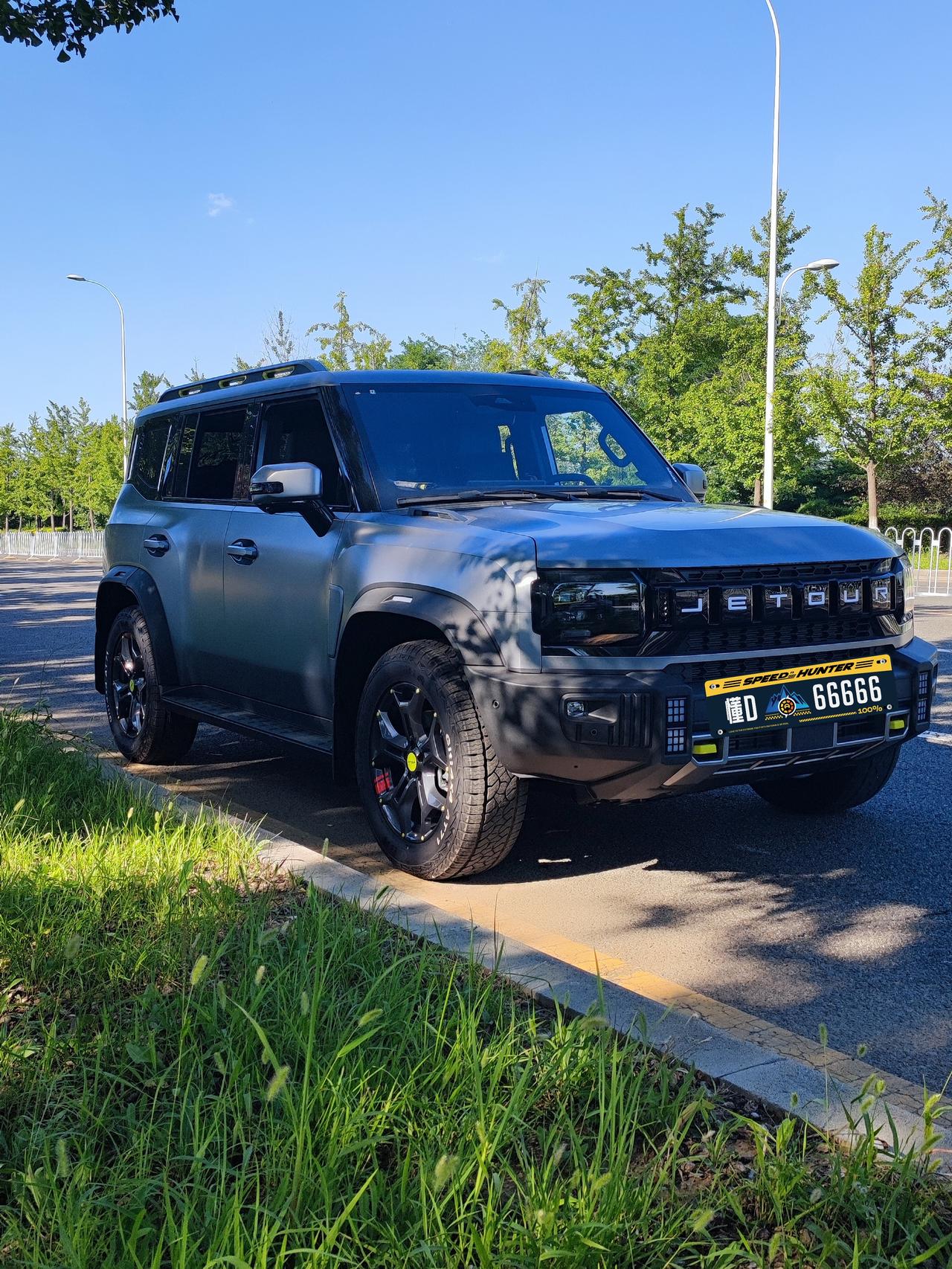 每次开着我的捷途旅行者跑完长途，我都有个雷打不动的习惯——给它做个细致检查和