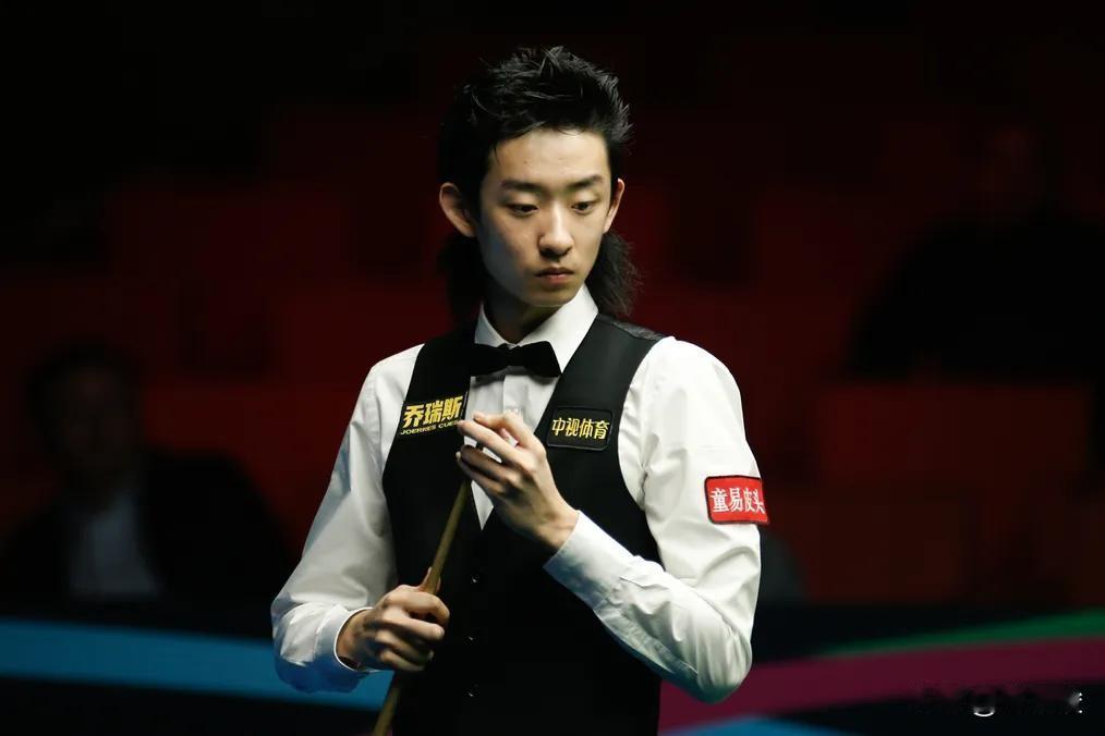 希金斯9-2轻取马奎尔，晋级国锦赛决赛，明天将与吴宜泽争夺冠军。今晚希金斯连