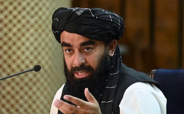 阿联酋是这轮打击伊朗最卖力的海湾国家，美军从它的基地起飞去炸伊朗！很多人以为美国