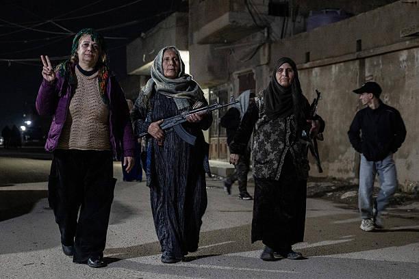 《当叙利亚北部的女人、老人、孩子都要端起枪，这个时代已经输了》在叙利亚北部的