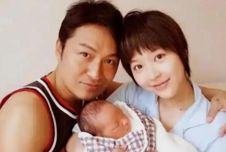 马景涛靠商演维生累不敢歇。 典型的没有苦硬吃，他赚的钱基本都超过了普通打工族