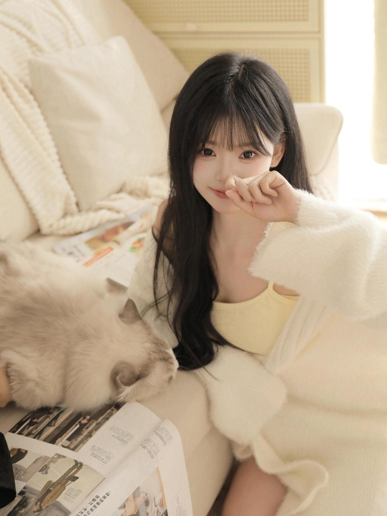 日系居家纯欲少女白色系写真（9.2分）