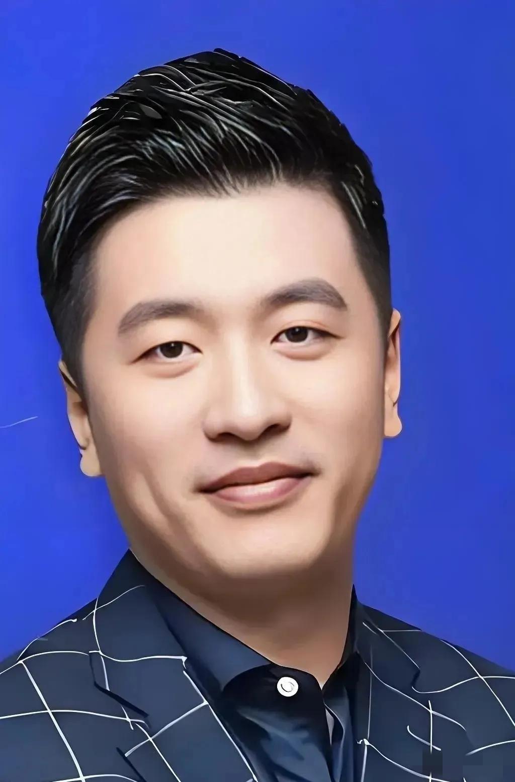 人的精气神根本藏不住网友当初对张雪峰的判断如今再看，每一句都戳中了要害，很多