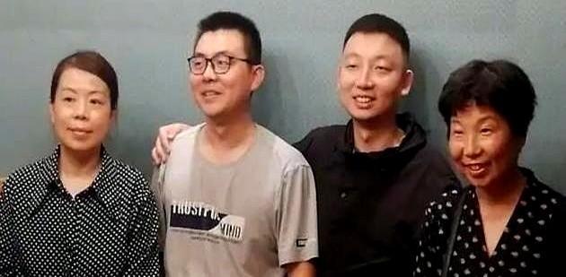 许敏说，姚策是在上幼儿园前，查出有病。当时两边老人，把责任全推自己身上，认为是