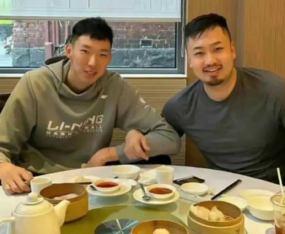 辟谣辟谣！据周琦经纪人在直播间透露，周琦并没有收到辽宁体育局的报价，辽宁根本就没