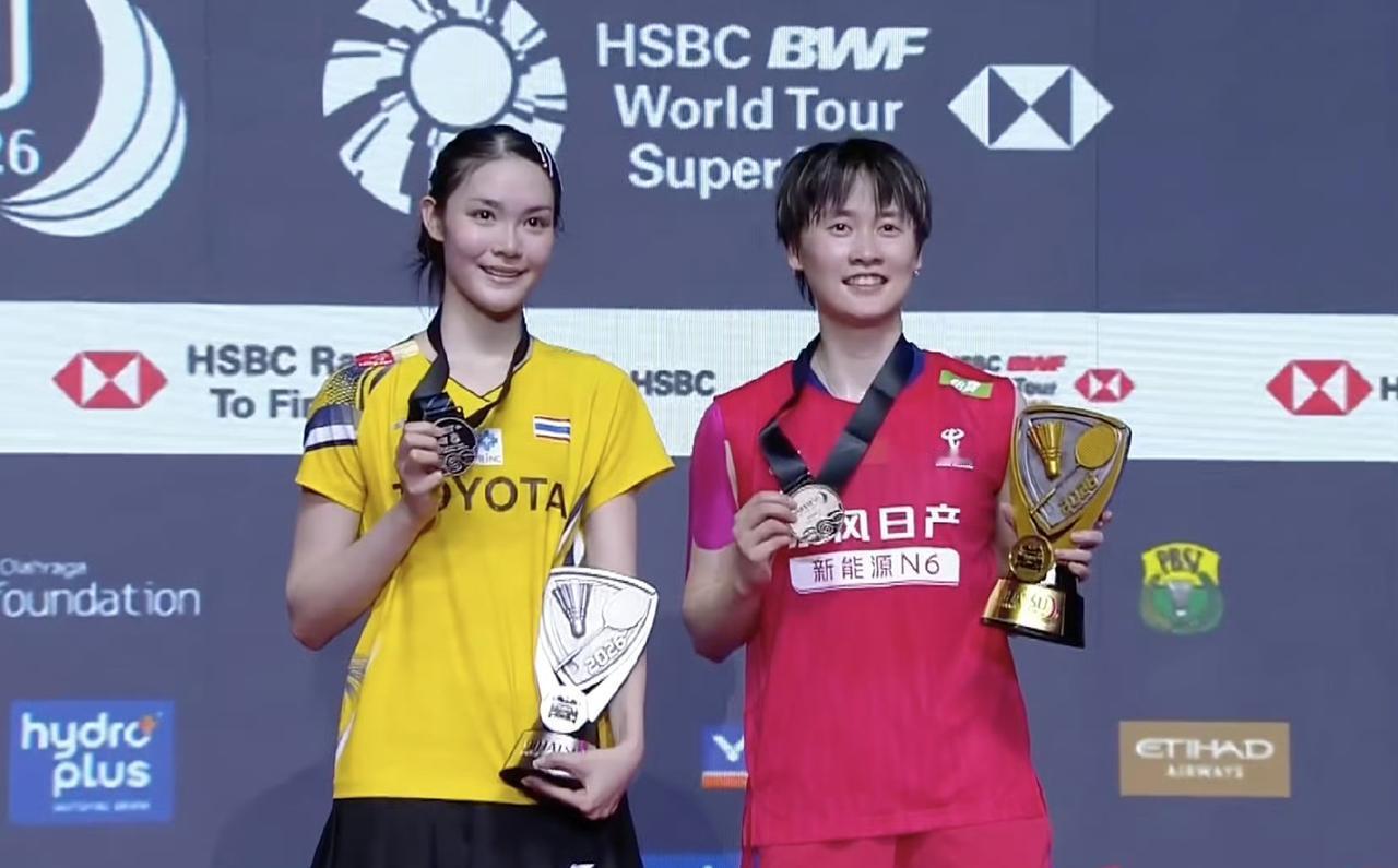 羽坛变天了。雅加达的记分牌，几乎认不出冠军的名字。这一次，不是安赛龙，也不是