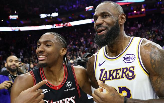隆多一针见血啊前NBA球员隆多近日谈到了詹姆斯选择加盟76人的原因，他说：“