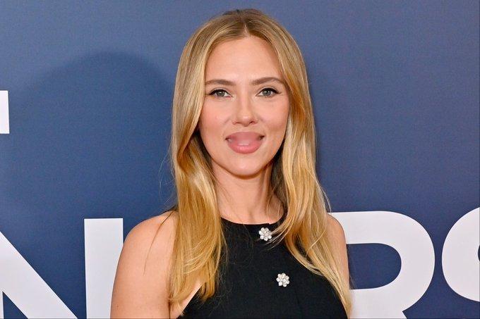 斯嘉丽·约翰逊近日做客CBSSundayMorning，回忆起当初好莱坞对