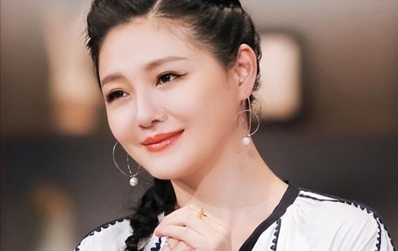 葛斯齐一下暴露s家2件大事，不知道黄春梅这次还会不会出来回应了！近日，娱