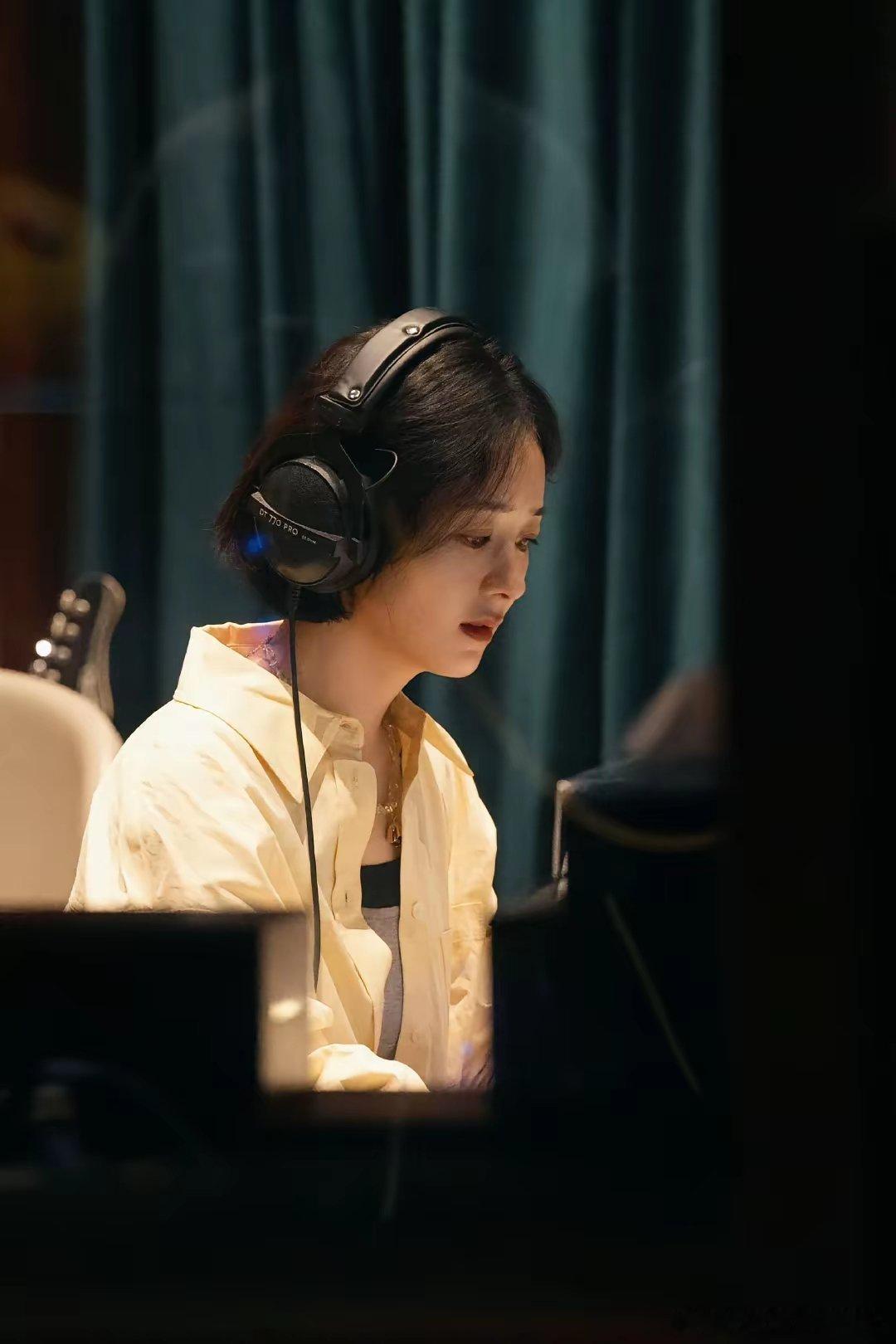 我开始理解冯绍峰了，赵丽颖哪里都好，但是有一点要不得，那就是赵丽颖的事业心太重了