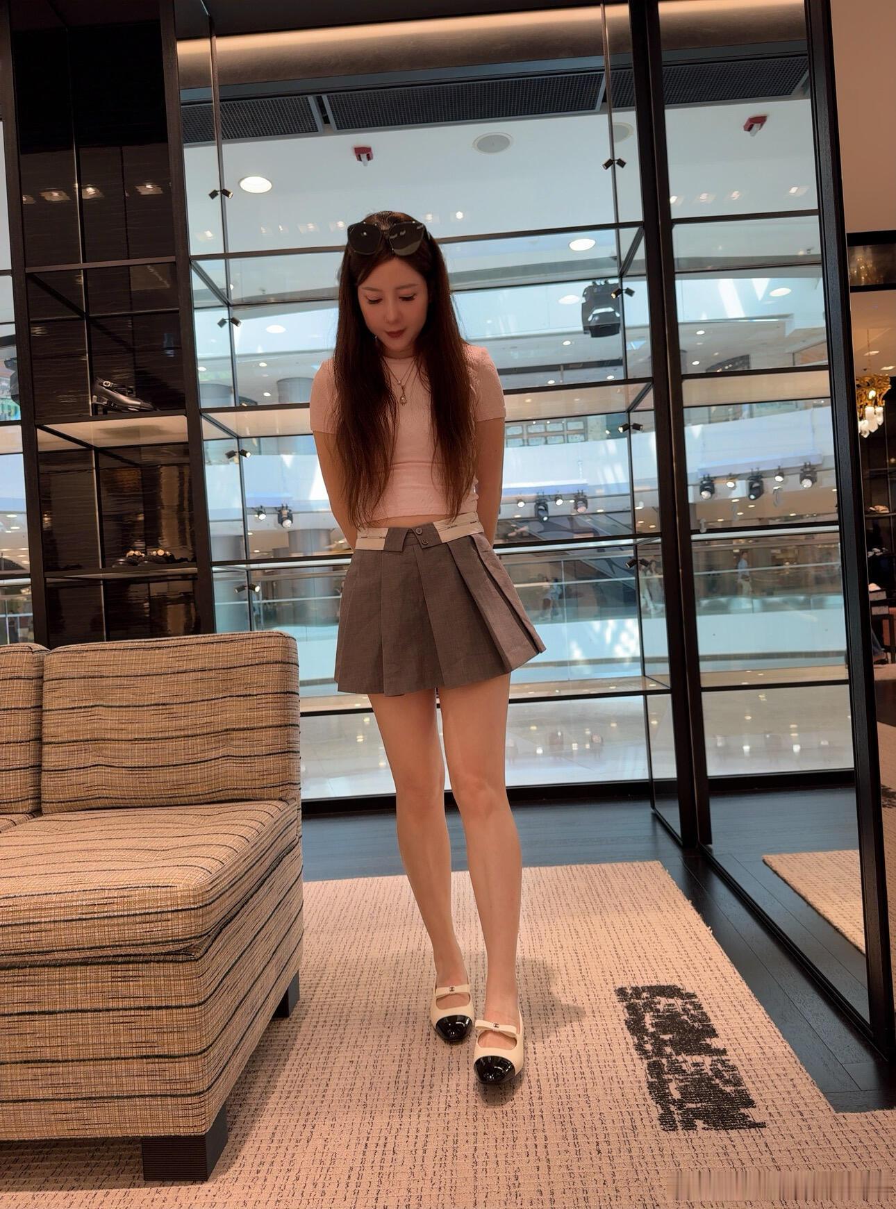 香奈儿大秀chanel25b蝴蝶结玛丽珍，不只是吸引~​​​