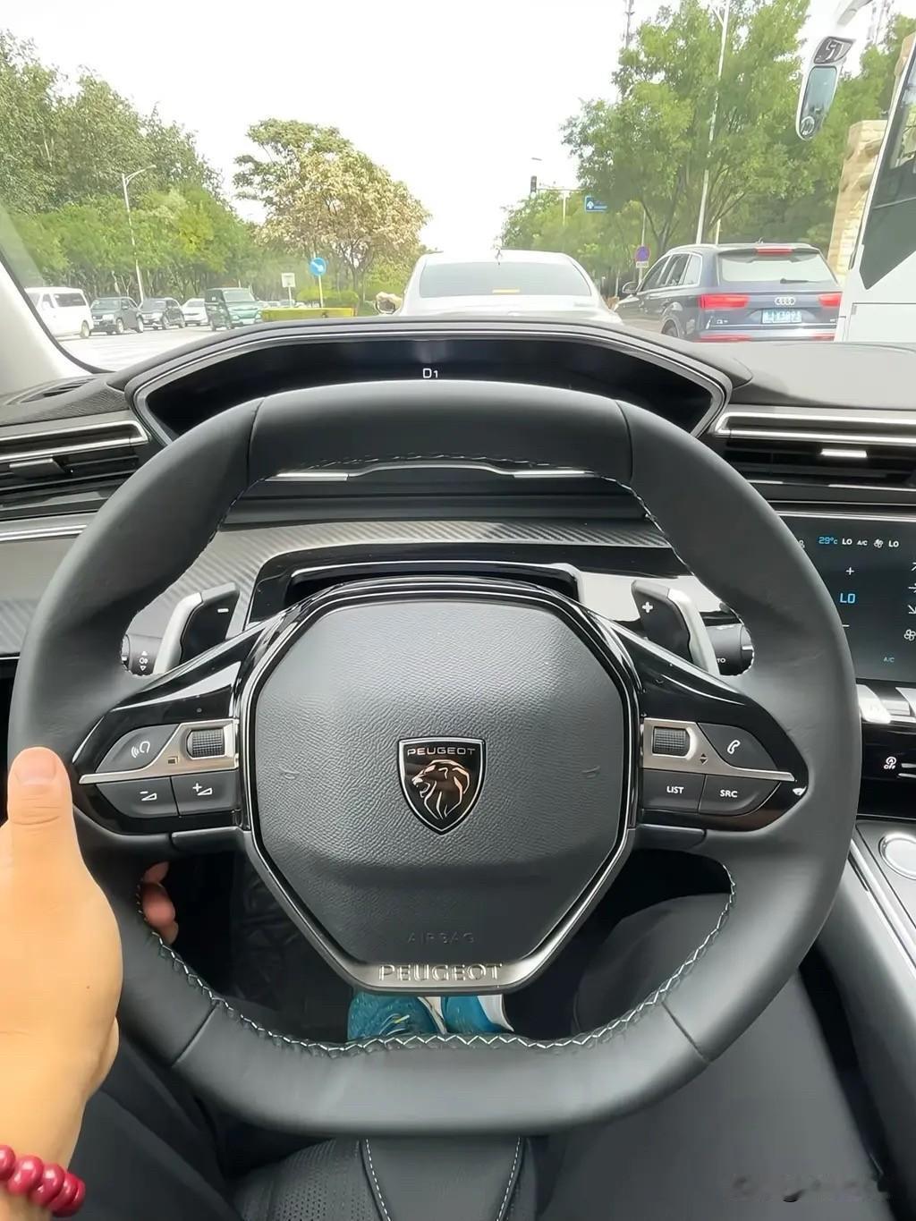 标致508的养车成本高吗?提起法系车，不少人主观印象就是修车贵，那标致508真