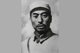 1951年6月，华北军区军械处科长程斌在路上，迎面撞上了抗联叛徒刘其昌。程斌迅速