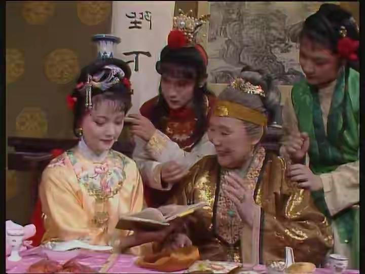 林黛玉、薛宝钗都不是贾母的理想孙媳妇，她心尖的人选究竟是谁？很多人读《红楼