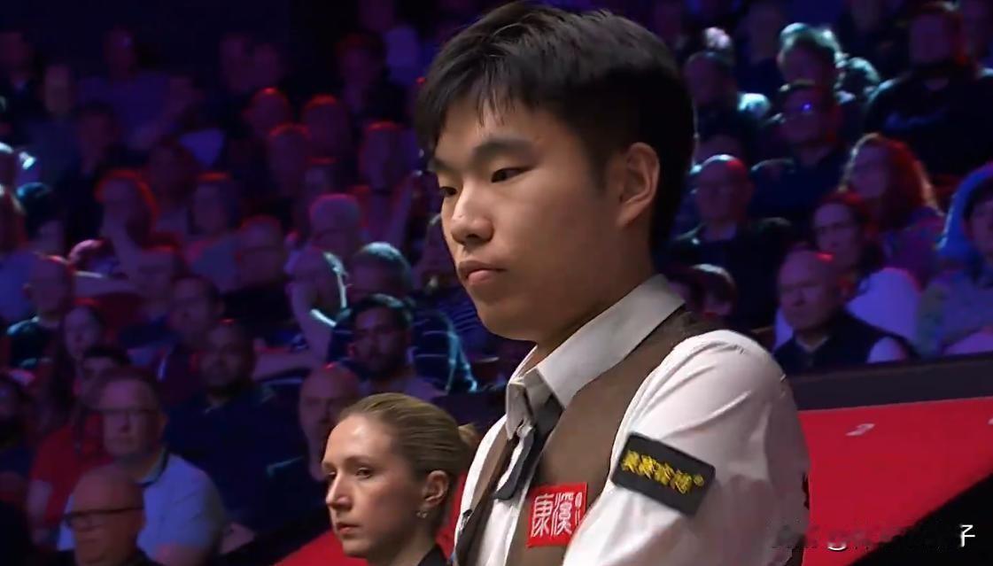 世锦赛双赛点范争一那颗中袋值不值得拼？今日凌晨，范争一在2026年斯诺克世锦