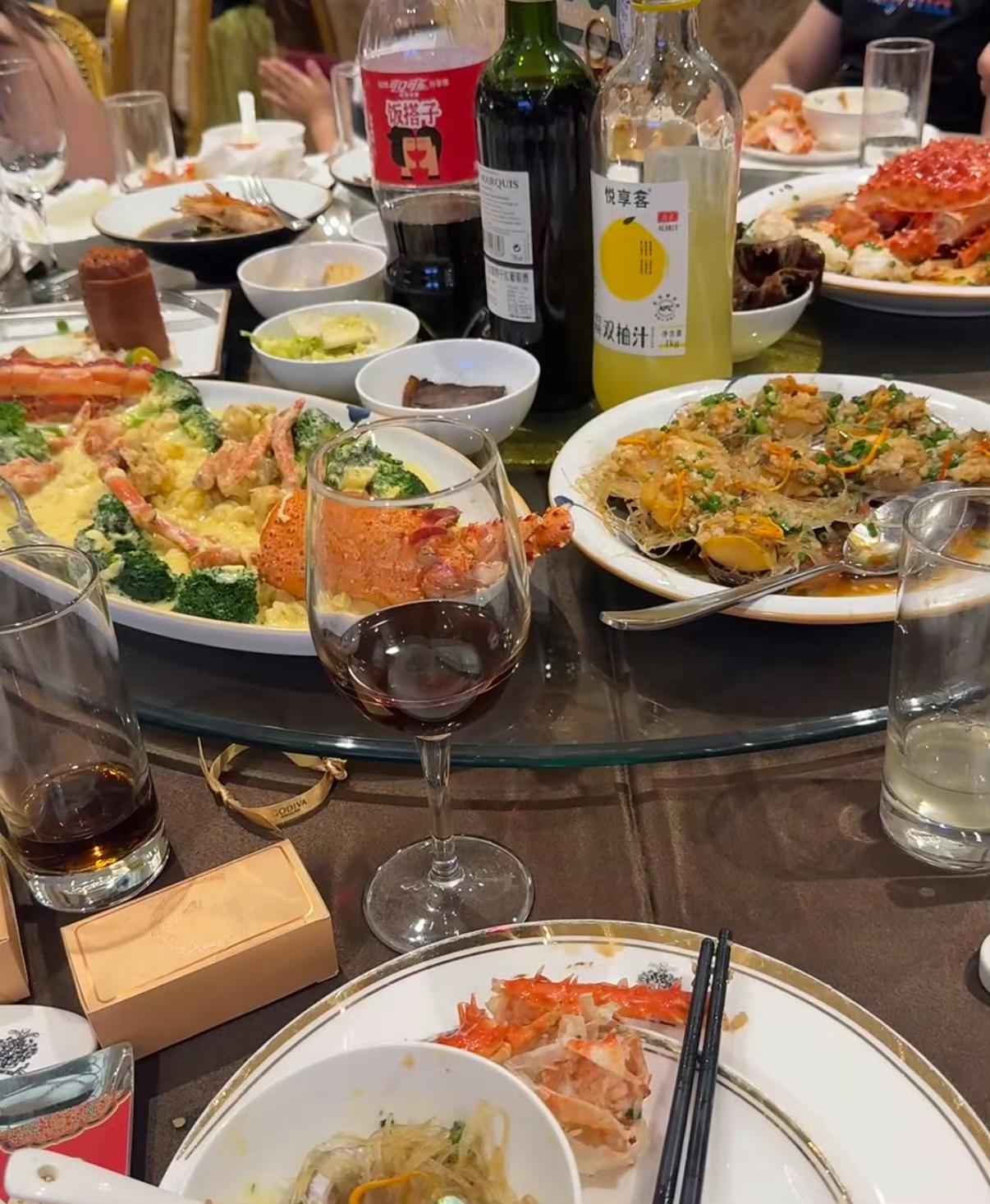 结婚本是人生喜事，可浙江金华的黄女士最近却因为一场婚宴，心里堵得慌。去年12月，