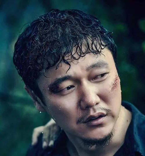 一次，肖央给陈思诚打电话：“哥，我在拍一部悬疑片，但是投资人撤资了，你能帮帮我么