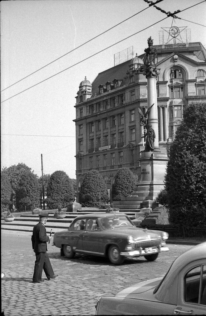 走，上班去！（1964年乌克兰利沃夫）