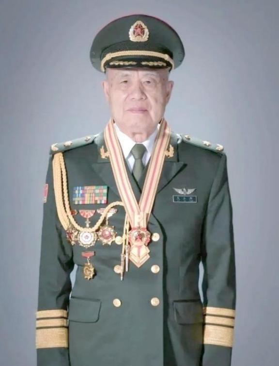 国外军事专家推算,美俄一旦开战,全球可能死亡50亿人。但如果战争发生在中美之间,
