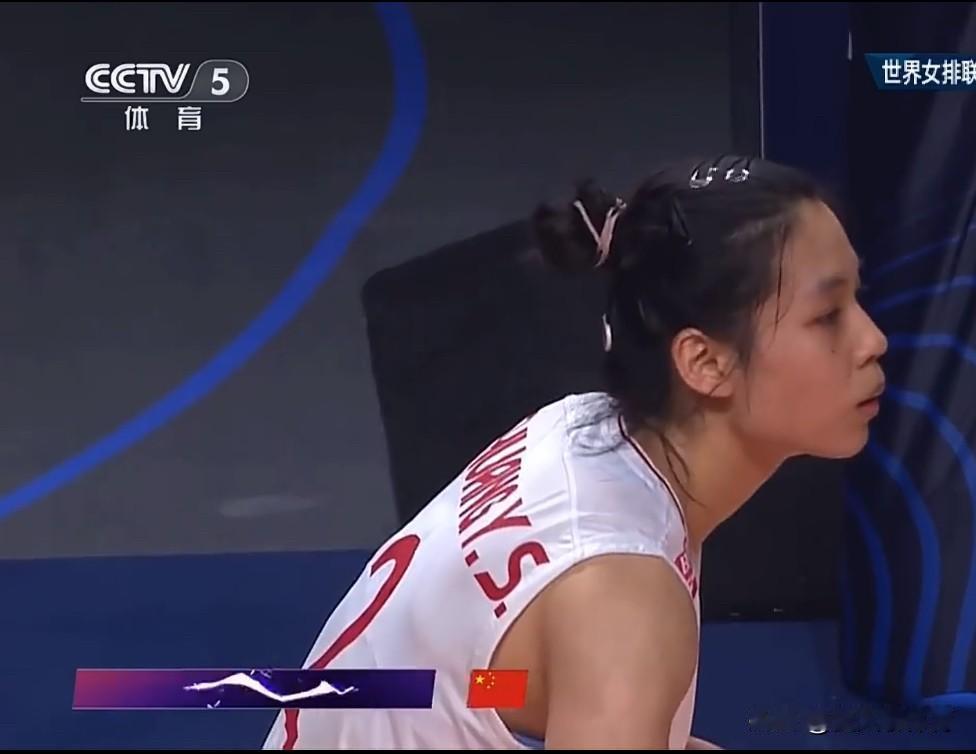 中国女排这主攻线太可怕了😱竟然出了三个负效率的主攻手，唐欣+董禹含+李晨瑄三人