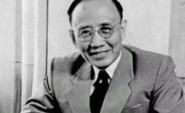 1978年，郭沫若因病去世不久，妻子于立群突然悬梁。谁料，生前她在整理丈夫遗物时