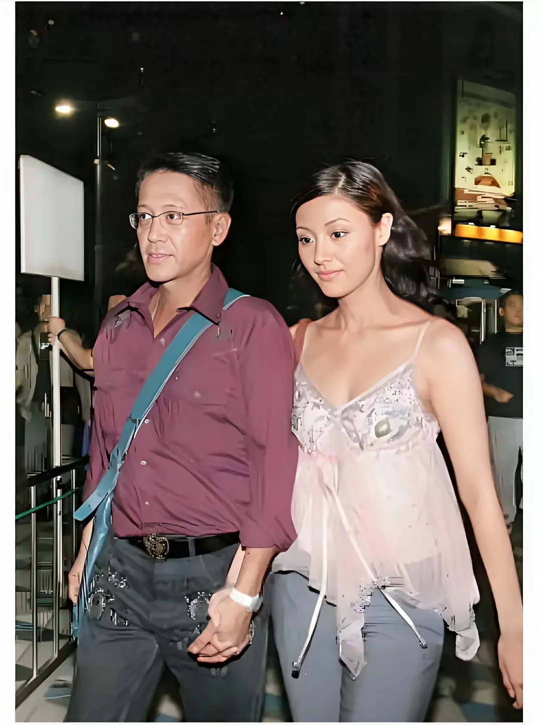 36岁的李嘉欣，那时的她感觉有点配不上许晋亨。