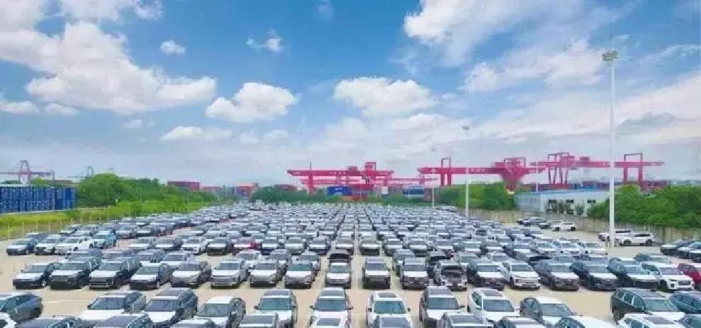 2025年，中国汽车出口创下历史新高；虽然没到预测的八百万辆，但是六百...