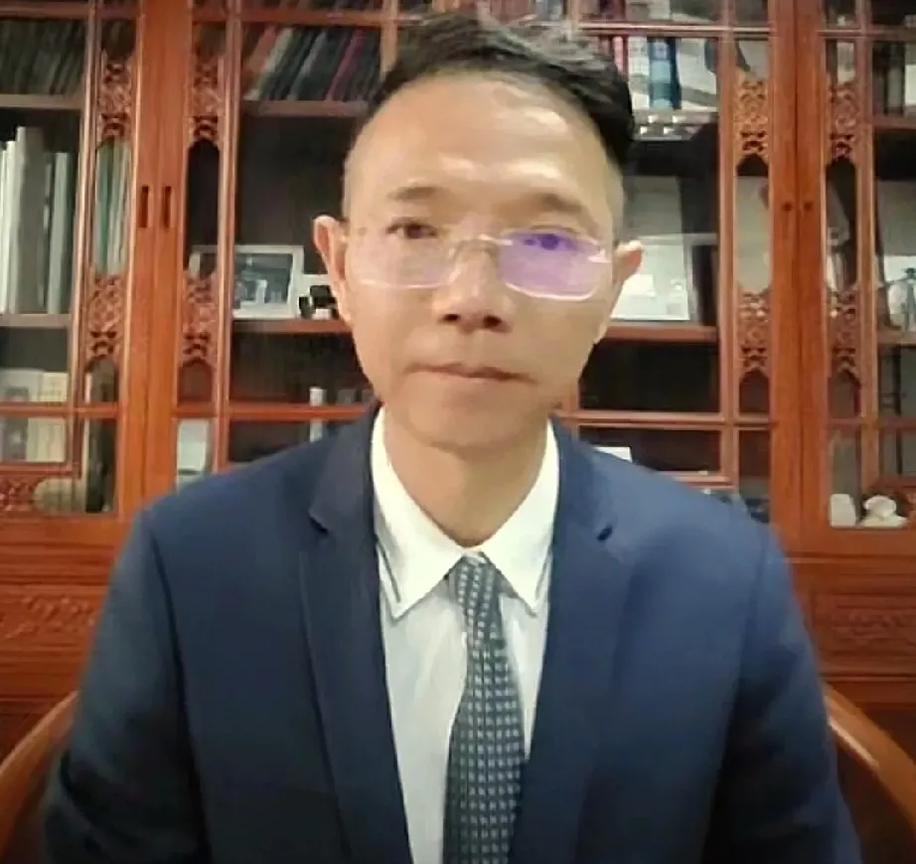 果然开会前把一切结果都定好了，开会也只是走过形式而已。大家猜得没错，415会又