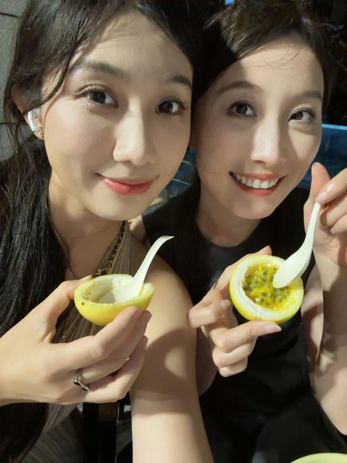 月薪2万吃不起百果园以前我还爱去这种水果店买水果或者偶尔点点果切啥的后来发现真的