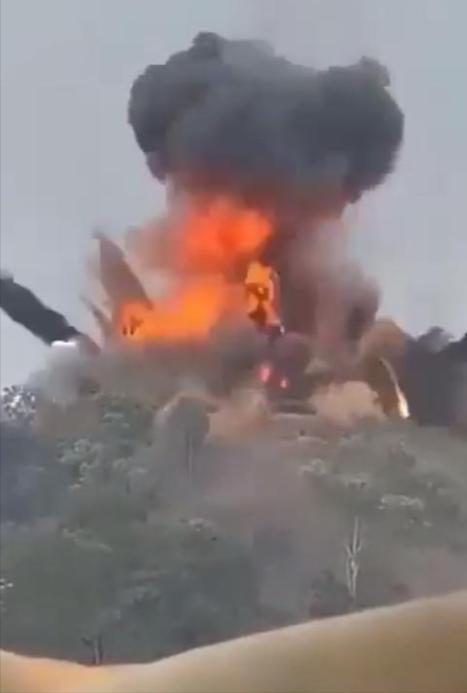 多名将军战死，柬埔寨绝命大反攻！5000枚火箭弹铺天盖地轰炸，中国火箭炮轰炸关键