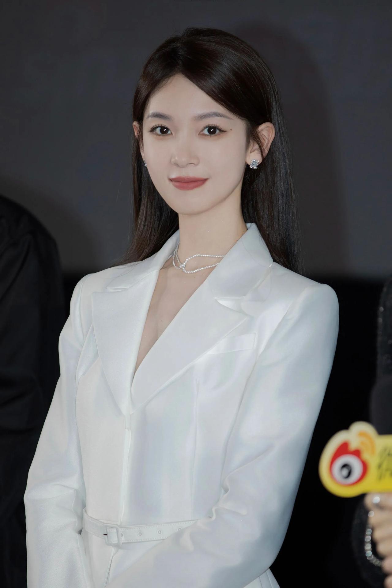 陈瑶美图分享12陈瑶陈瑶老九门陈瑶眼镜造型陈瑶头像陈瑶老师陈卓璇身材