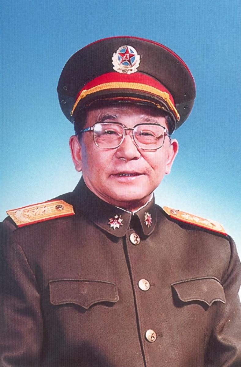 有人来挖许世友黑材料，开国少将怒斥：再无理取闹我枪毙你们！