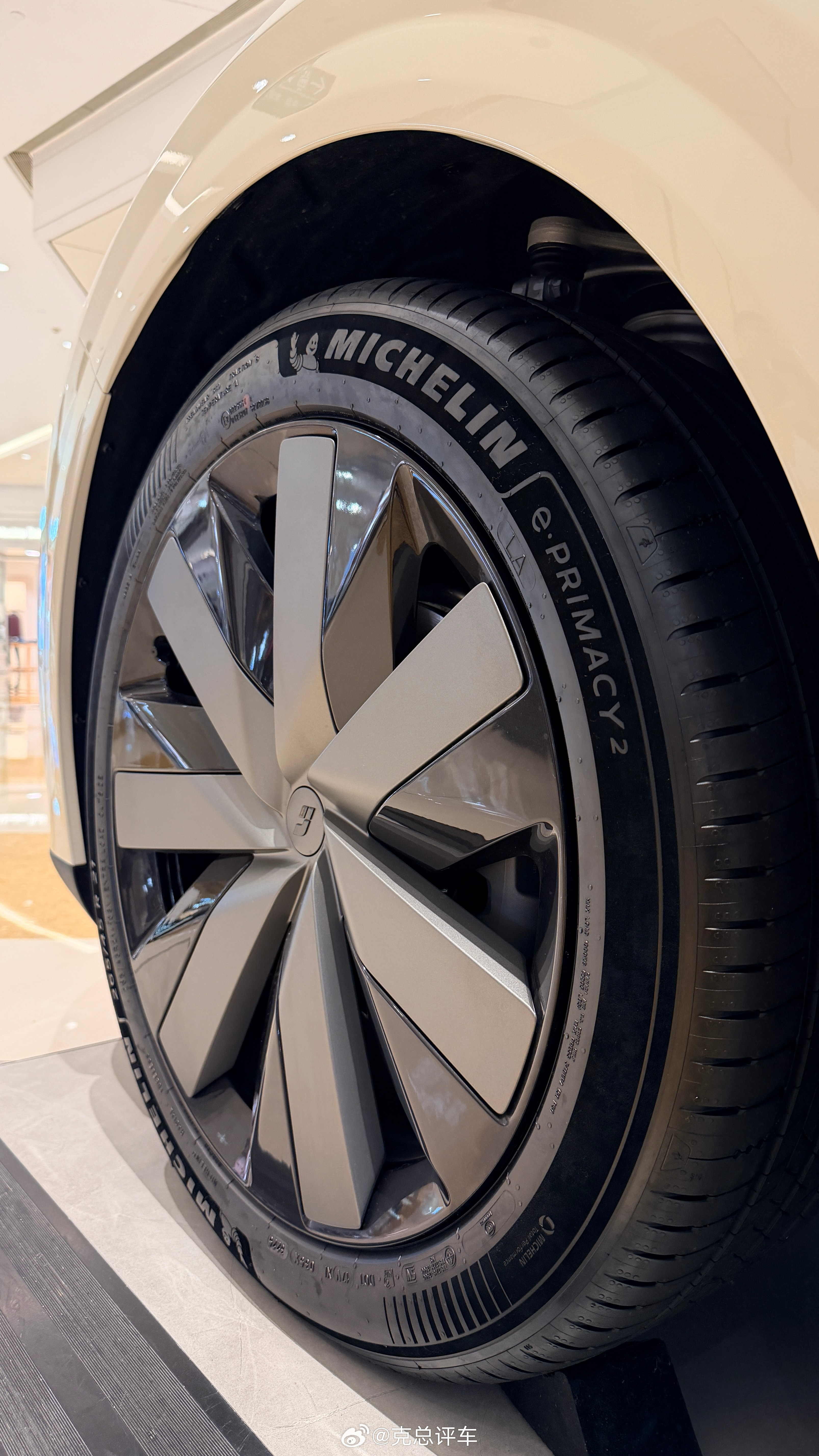 造车新势力OE轮胎选配偏好：大牌、大尺寸+情绪价值拉满！分享造车新势力/新能源品