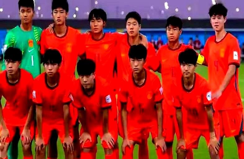 预选赛42球零失球，正赛突然就不会踢了？中国U17这帮小伙子，在亚少赛遭遇两