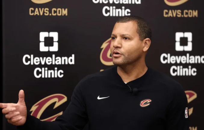 据骑士记者ChrisFedor报道，骑士目前手握今晚NBA选秀大会的第29号签