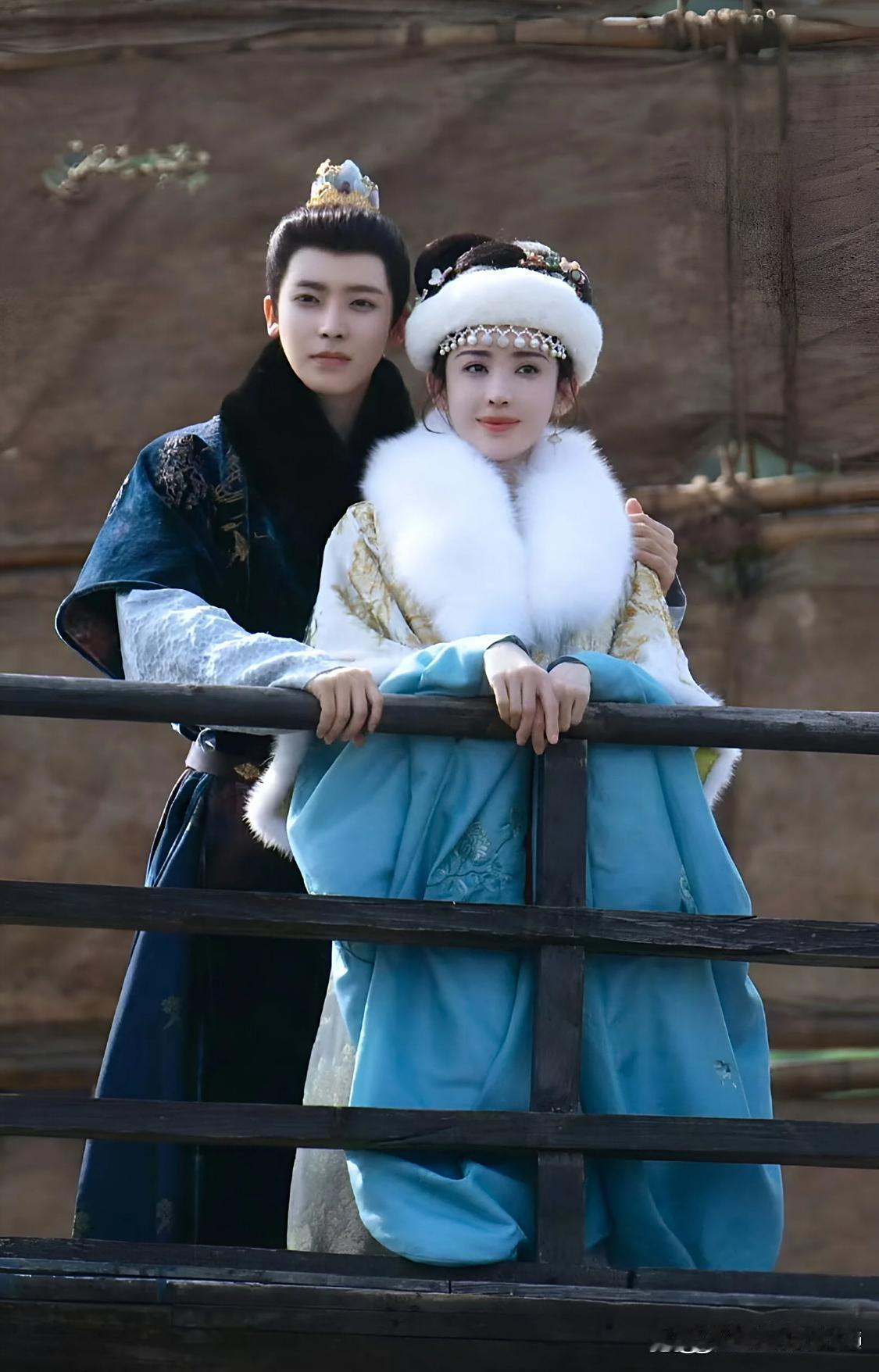 剧照有一种贾宝玉抱着王熙凤的感觉