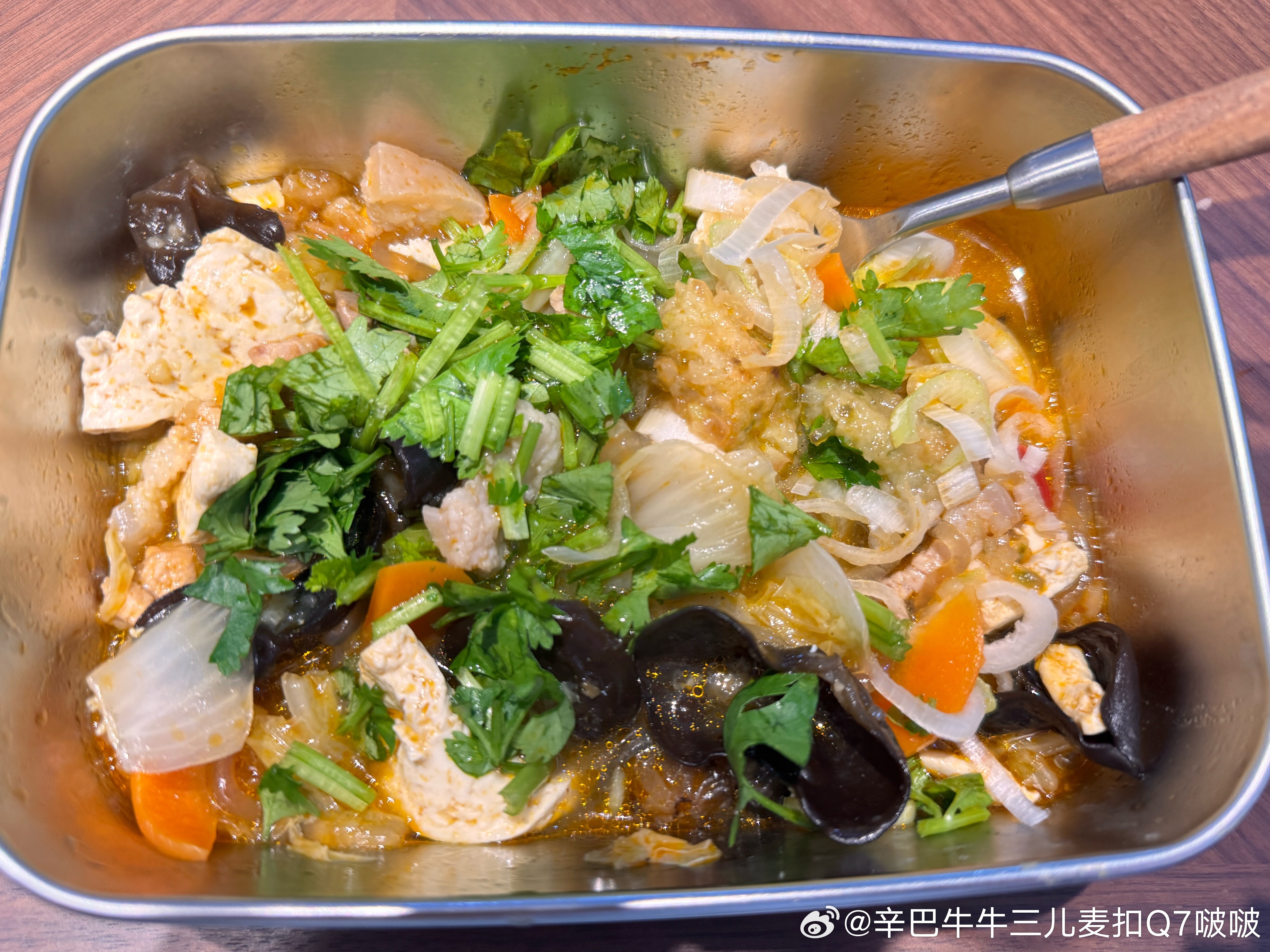 员工餐，五花肉炖白菜粉条子～​​​