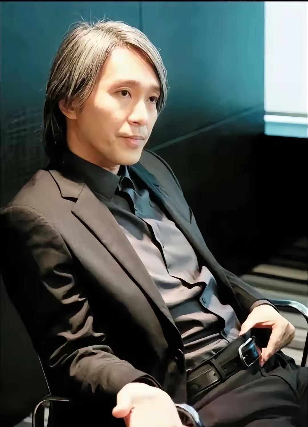 周星驰的公司，可能是全香港最“邪门”的公司——不对外招人，没HR，没官网投递入口