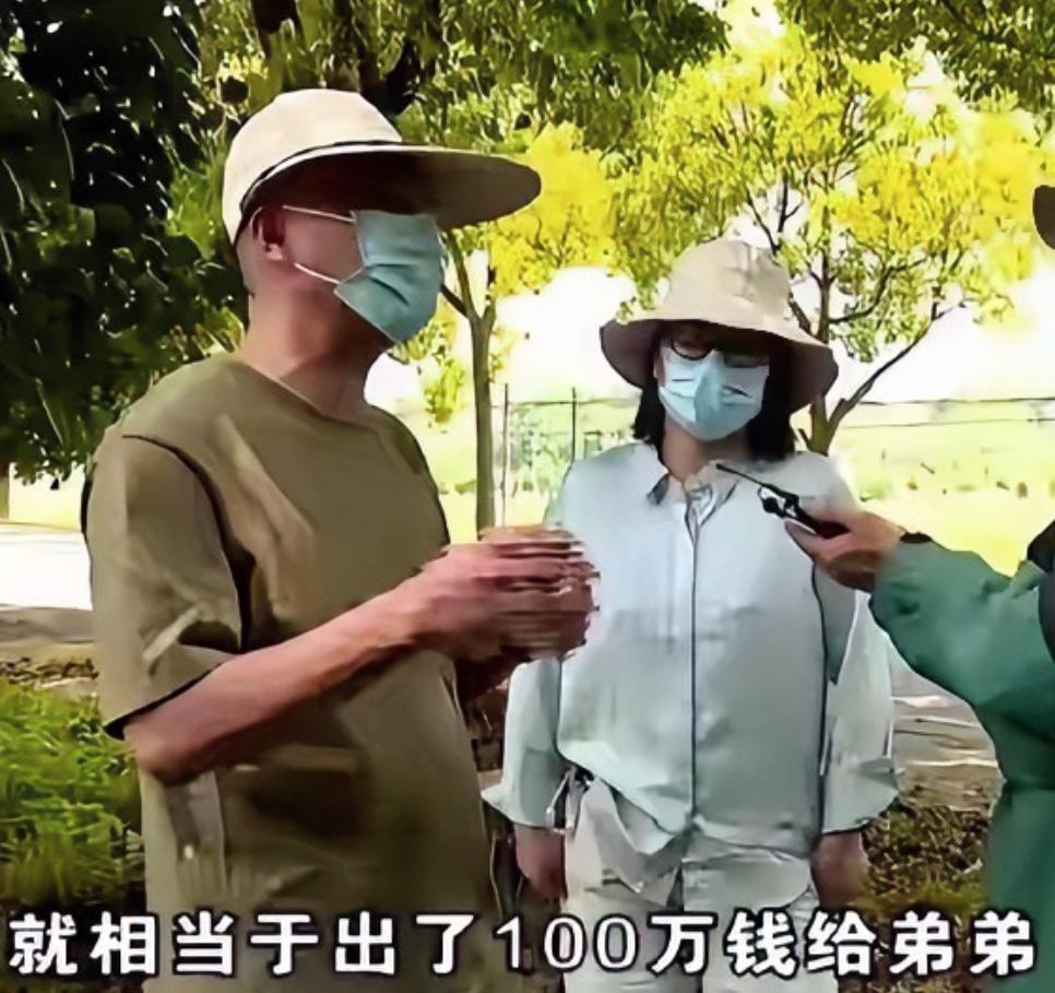 浙江杭州，商老伯夫妇最近的日子不太好过。大儿子因为分房的事跟他们翻了脸，大儿媳更