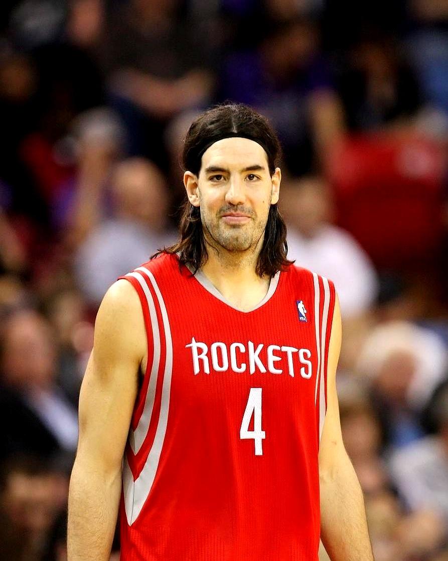 前火箭的斯科拉聊杨翰森了。他说杨翰森现在不用瞎提啥意见，技术还行，打球风